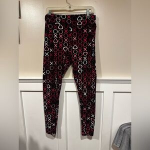 XO Patterned Leggings perfect for Valentines!!